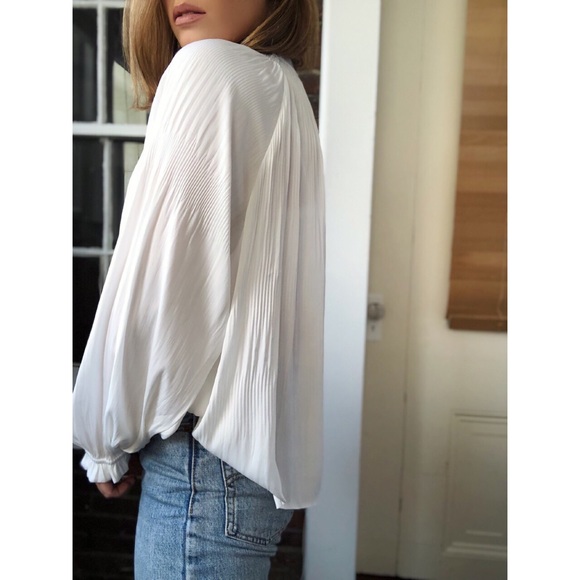 Zuri Pleated Puff Sleeve Top - White Worn Once - Picture 5 of 9